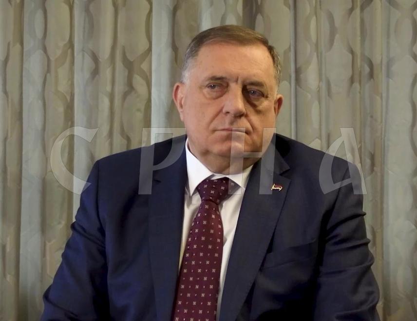 MOSCOW, MAY 27 /SRNA/ – SNSD Leader Milorad Dodik, who is currently in Moscow, emphasizes that he respects the flags of all peoples and countries, but believes that there are no more beautiful flags than the Serb and Russian tricolors, because they represent peoples who understand the meaning of freedom, sacrifice, and pride.
