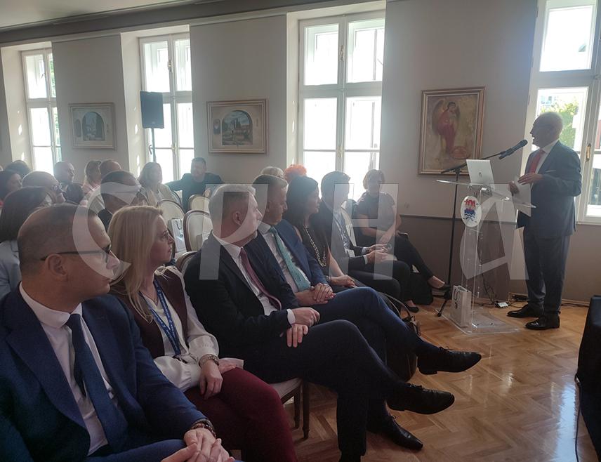 BANJA LUKA, MAY 29 /SRNA/ – The expert May Pulmonology Days Conference has begun in Banja Luka, bringing together experts in pulmonology, intensive care medicine, and related medical fields with the aim of improving pulmonology services in healthcare institutions in Republika Srpska, the region, and beyond.