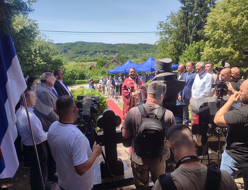 БАЊАЛУКА, 30. МАЈА /СРНА/ - У Пискавици код Бањалуке данас су обиљежене 23 године од смрти генерал-пуковника Момира Талића, команданта Првог крајишког корпуса и начелника Генералштаба Војске Републике Српске /ВРС/.