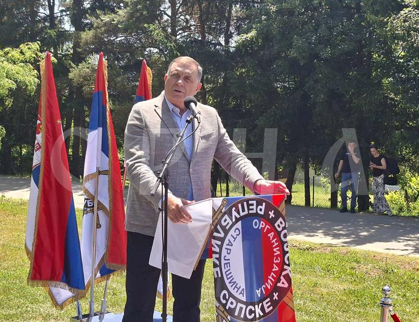 БАЊАЛУКА, 30. МАЈА /СРНА/ - Предсједник Милорад Додик предложио је данас да се Трг у Бањалуци гдје се налази централни споменик погинулим борцима Војске Републике Српске назове по генералу Момиру Талићу.