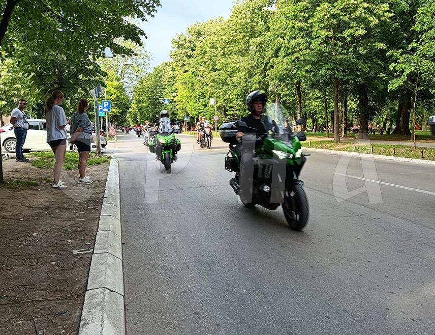 БАЊАЛУКА, 30. МАЈА /СРНА/ - Више хиљада бајкера из око 40 земаља свијета продефиловало је улицама Бањалуке у оквиру манифестације "Мото-фест".