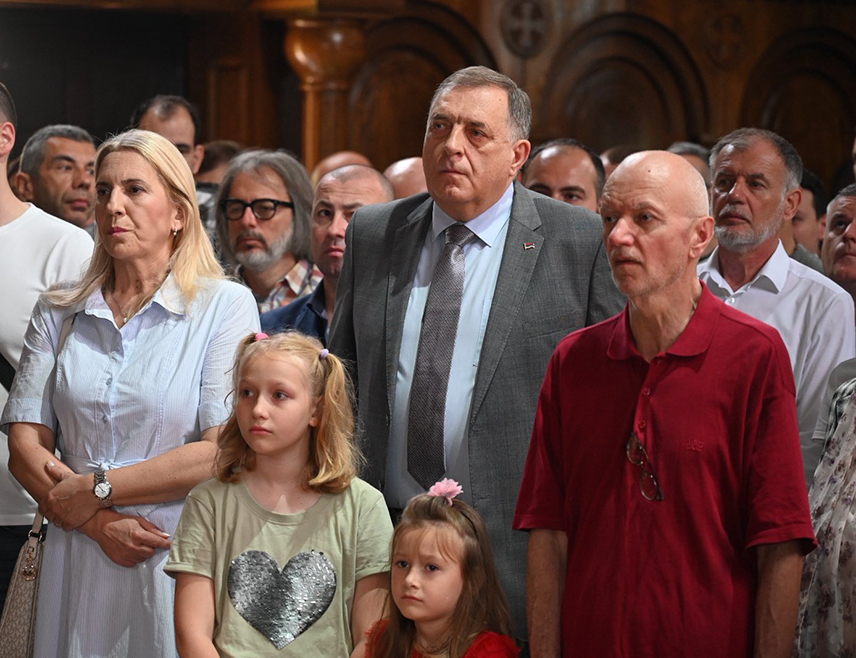 BANJA LUKA, MAY 31 /SRNA/ - President Milorad Dodik said today that full temples indicate that the activity of the Church is very positive and that he wants it to remain that way.