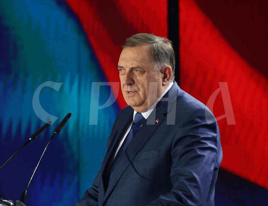 БАЊАЛУКА, 31. МАЈА /СРНА/ - Српски народ у Подрињу кроз историју доживио је незапамћена страдања, али никада није пристао, и по цијену смрти да се одрекне свог идентитета и своје вјере, који су били једини разлози њиховог страдања у злочинима које су починиле усташе у Другом свјетском рату и њихови потомци у протеклом грађанском рату у БиХ, изјавио је за Срну предсједник Милорад Додик.