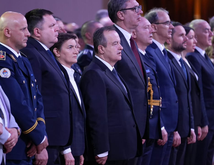 БЕОГРАД, 31. МАЈА /СРНА/ - Министар унутрашњих послова Републике Српске Жељко Будимир и директор полиције Синиша Кострешевић данас су у Београду одали почаст храбрости, посвећености и професионализму припадника полиције Србије.