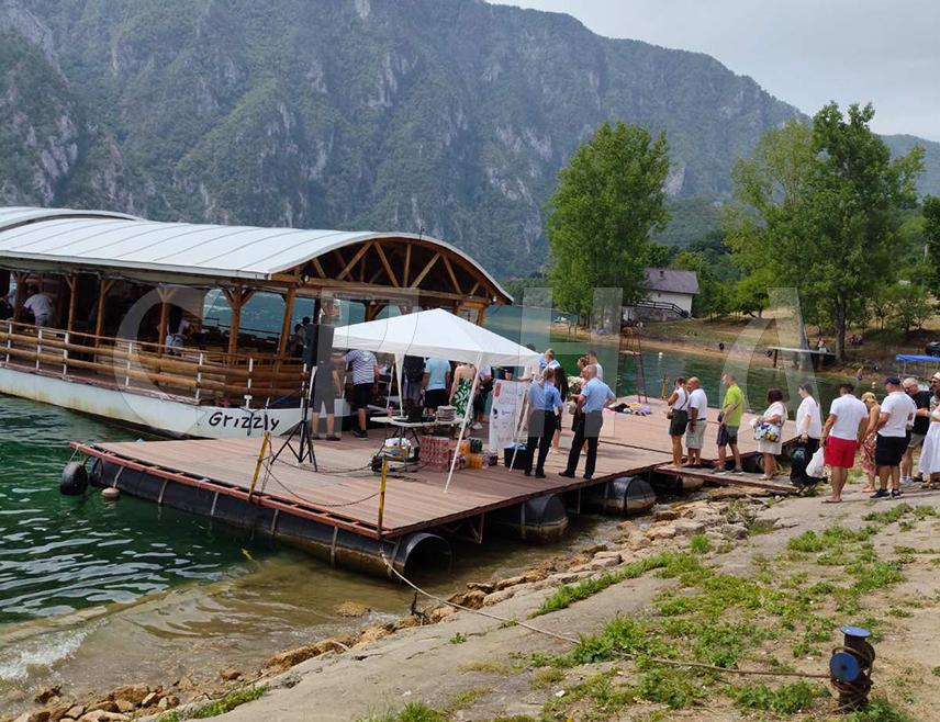 СРЕБРЕНИЦА, 31. МАЈА /СРНА/ - Трећег дана Културно-спортске и привредне манифестације "Дани Сребренице 2026" туристички је промовисана ова општина, ловни туризам и љепота Перућачког језера и кањона Дрине.