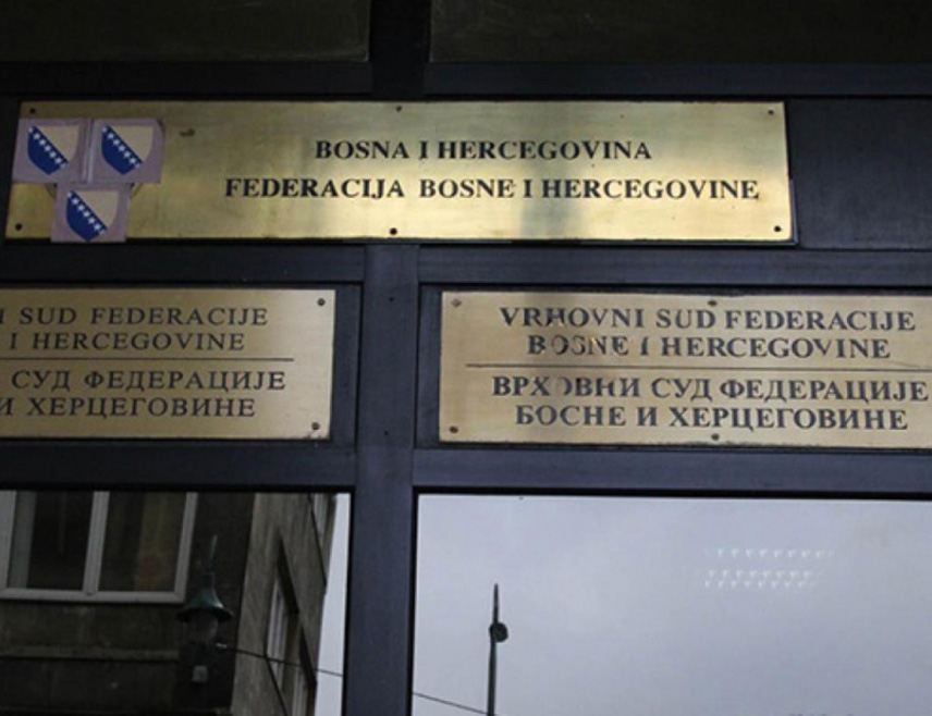 САРАЈЕВО, 2. ЈУНА /СРНА/ - Рочиште пред Посебним одјељењем за корупцију, организовани и међукантонални криминал Врховног суда Федерације БиХ /ФБиХ/ суспендованом предсједнику Суда БиХ Ранку Дебевецу и другим оптуженим за више кривичних дјела данас је затворено за јавност због заштите тајних података.