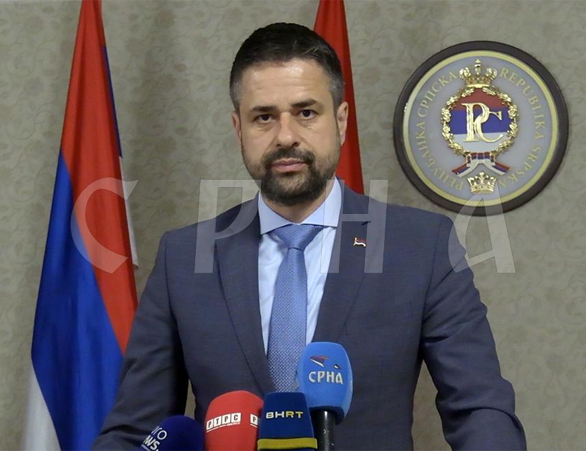 SARAJEVO, JUNE 2 /SRNA/ - Minister of Finance and Treasury in the Council of Ministers Srđan Amidžić stated that the failure to approve the budget of BiH institutions has blocked the increase in the salary of employees in joint institutions and that the Bosniak member of the BiH Presidency Denis Bećirović bears the greatest responsibility for this.