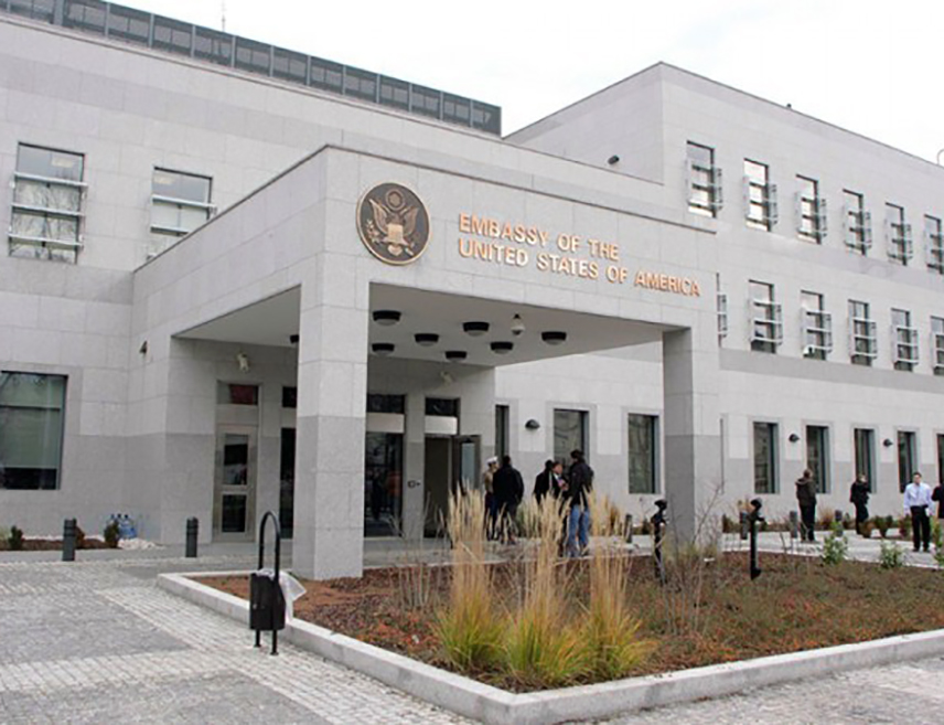 SARAJAEVO, JUNE 5 /SRNA/ - The US Embassy in BiH annonced that the European hesitance and the withdrawal of the Peace Implementation Council /PIC/ from its duty towards BiH force USA to reconsider its role in the current international presence in BiH.
