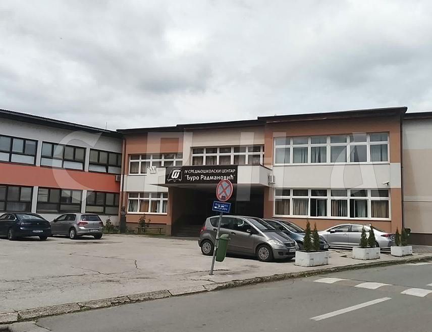 НОВИ ГРАД, 5. ЈУНА /СРНА/ - У новоградским средњим школама планиран је упис 152 ученика, у Гимназији "Петар Кочић" 16 и Средњошколском центру "Ђуро Радмановић" 136 ученика.