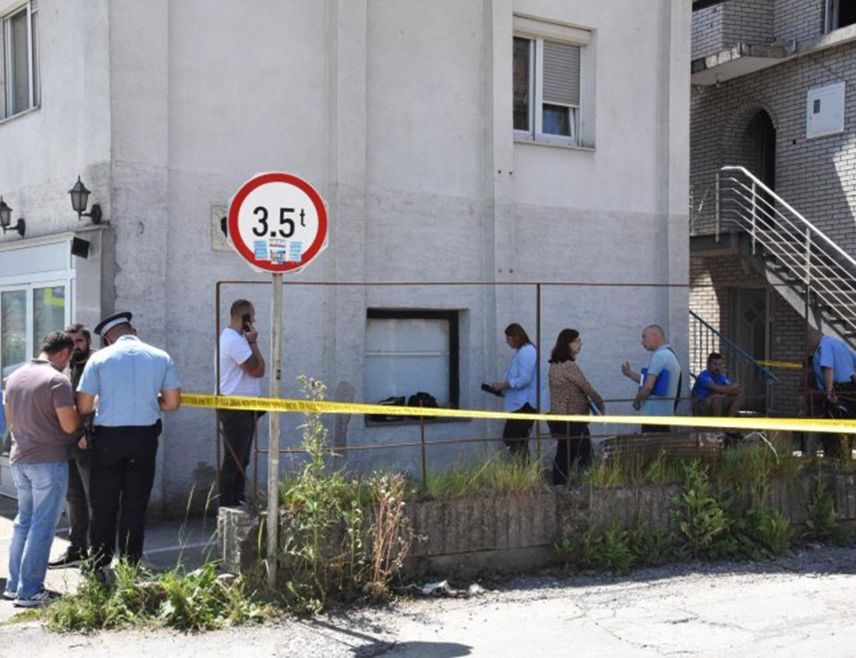 БАЊАЛУКА, 5. ЈУНА /СРНА/ - Једно дијете је смртно страдало, док је друго теже повријеђено у пожару који је јутрос избио у породичној кући у Бањалуци.