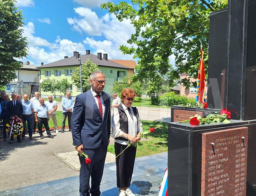 SRBAC, JUNE 7 /SRNA/ – Preserving peace, freedom, and Republika Srpska is an obligation that can only be achieved through unity and solidarity, Minister of Labour, War Vterenas and Disbaled Persons Protection Radan Ostojić stressed at the commemoration marking the 34th anniversary of the establishment of the First Srbac Light Infantry Brigade.