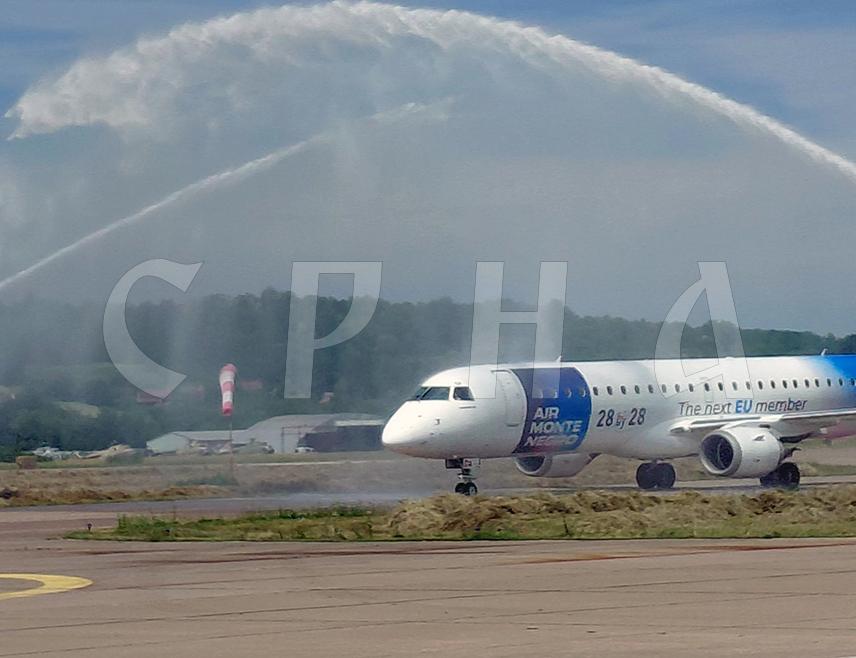 BANJA LUKA, JUNE 9 /SRNA/ - The Minister of Transport and Communications of Republika Srpska Zoran Stevanović stated that it is very important to encourage development by increasing the number of passengers at the Banja Luka Airport and that Srpska opens up to the region, as well as Europe.