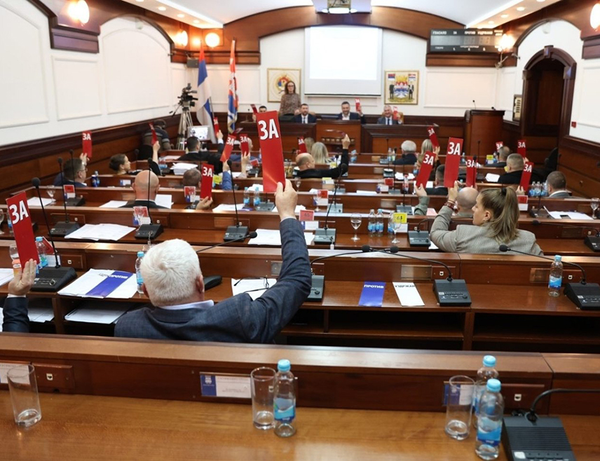 БАЊАЛУКА, 10. ЈУНА /СРНА/ - Одборници Скупштине Града Бањалука једногласно су усвојили дневни ред.
