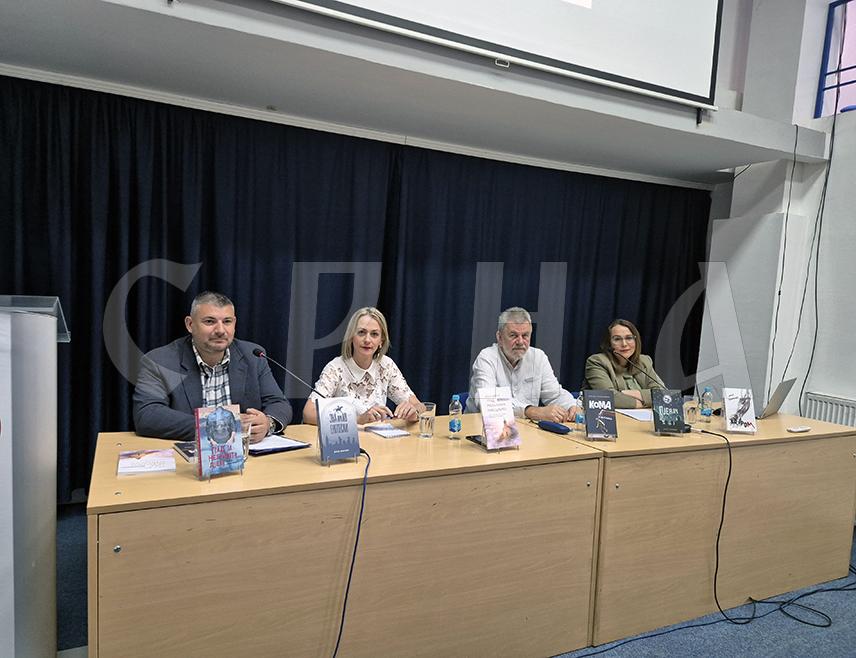 ПАЛЕ, 11. ЈУНА /СРНА/ - Књижевна дјела Драгана Тепавчевића заслужују значајније мјесто у српској књижевности, рекла је данас на Филозофском факултету на Палама професор Жељка Панџић представљајући монографску научну студију о његовом књижевном стваралаштву.