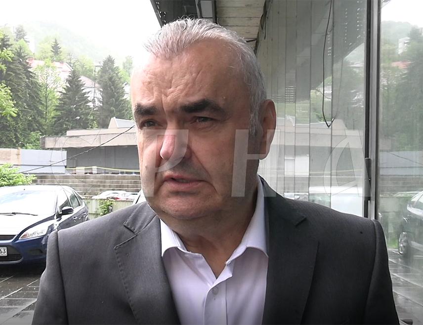 БАЊАЛУКА, 11. ЈУНА /СРНА/ - Министар саобраћаја и веза Републике Српске Зоран Стевановић рекао је Срни да од најављеног штрајка дијела радника "Жељезница" нема ништа, истичући да је усвојеним приједлогом ребаланса буџета предвиђено сасвим довољно средстава за бруто плате до краја ове буџетске године.