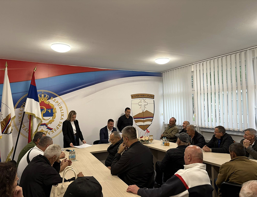 ИСТОЧНО НОВО САРАЈЕВО, 11. ЈУНА /СРНА/ - У општини Источно Ново Сарајево данас су потписани уговори са 30 корисника који су остварили право на субвенције за набавку пољопривредних машина и прикључака у оквиру посљедње фазе јавног позива за пољопривреду.
