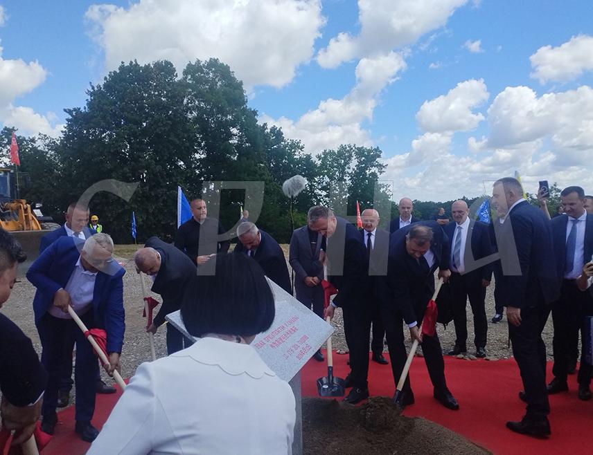 BANJA LUKA, JUNE 12 /SRNA/ - The construction of the Bijeljina-Brčko highway section, 17 kilometers long, began today in Velika Obarska, in the presence of officials of Republika Srpska.