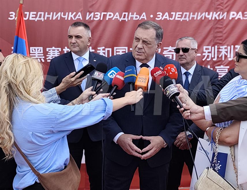 BIJELJINA, JUNE 12 /SRNA/ - The leader of the SNSD Milorad Dodik pointed out that the highway connection represents proof of the audacity of a generation to embark on such a massive project, and shows that Republika Srpska has continuity in investment processes, despite all obstructions.