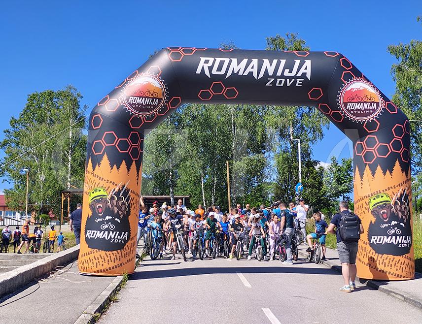SOKOLAC, JUNE 14 /SRNA/ – The Romanija Calls Six cycling event gathered around 150 participants today in Sokolac from all parts of Republika Srpska, BiH, Serbia, Montenegro, and North Macedonia, who will enjoy a ride along approximately 50 kilometers long route.