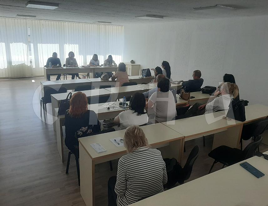 ФОЧА, 14. ЈУНА /СРНА/ - Републичка организација породица погинулих и заробљених бораца и несталих цивила очекује да до септембра буде запослена сва дјеца погинулих бораца која су се пријавила на јавни позив ресорног министарства, закључено је данас у Фочи, на сједници Предсједништва ове организације.