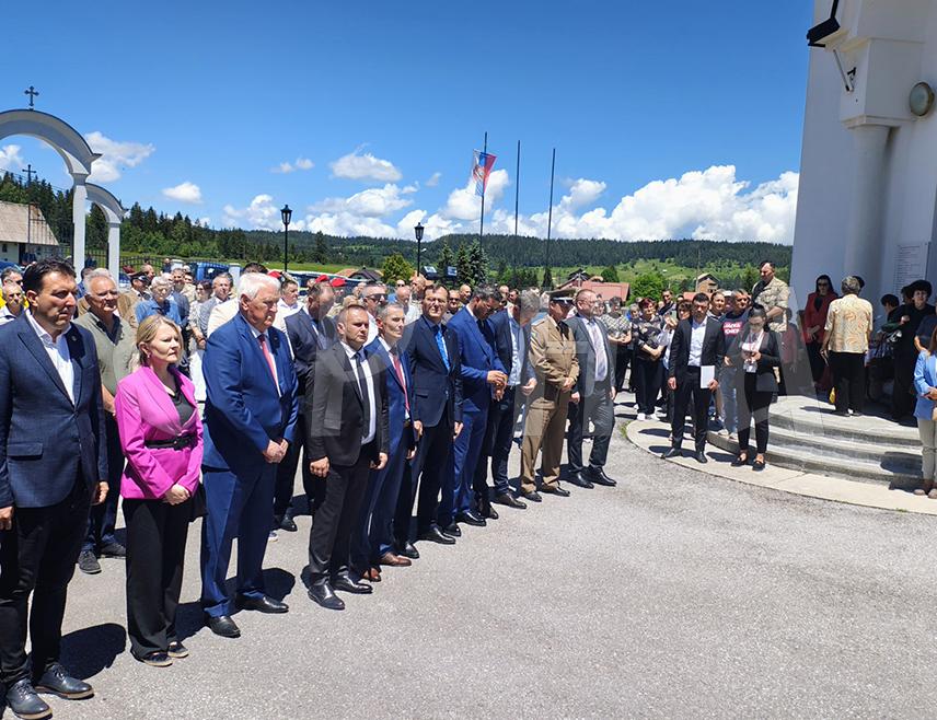 SOKOLAC, JUNE 16 /SRNA/ – The Sarajevo-Romanija region made one of the greatest sacrifices during the Defensive-Patriotic War, while the 4,210 names of fallen soldiers engraved on the walls of the Monastery of Saint George testify that Republika Srpska was both created and defended in this area, Ljubiša Ćosić, Mayor of Istočno Sarajevo, said today.
