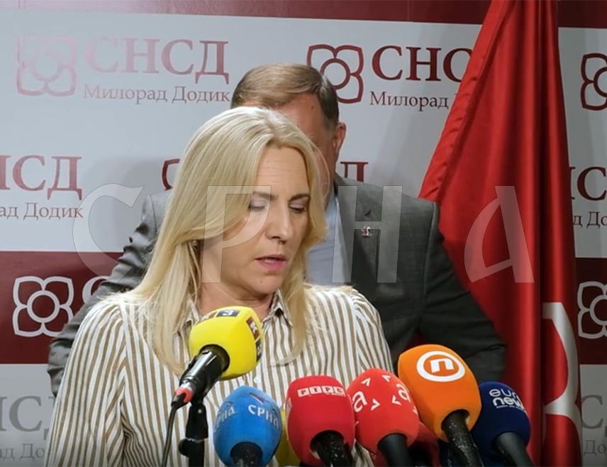 БАЊАЛУКА, 17. ЈУНА /СРНА/ - Потпредсједник СНСД-а Жељка Цвијановић изјавила је данас у Бањалуци да је улога високих представника у БиХ требало да буде давно укинута, а поготово бонска овлашћења.