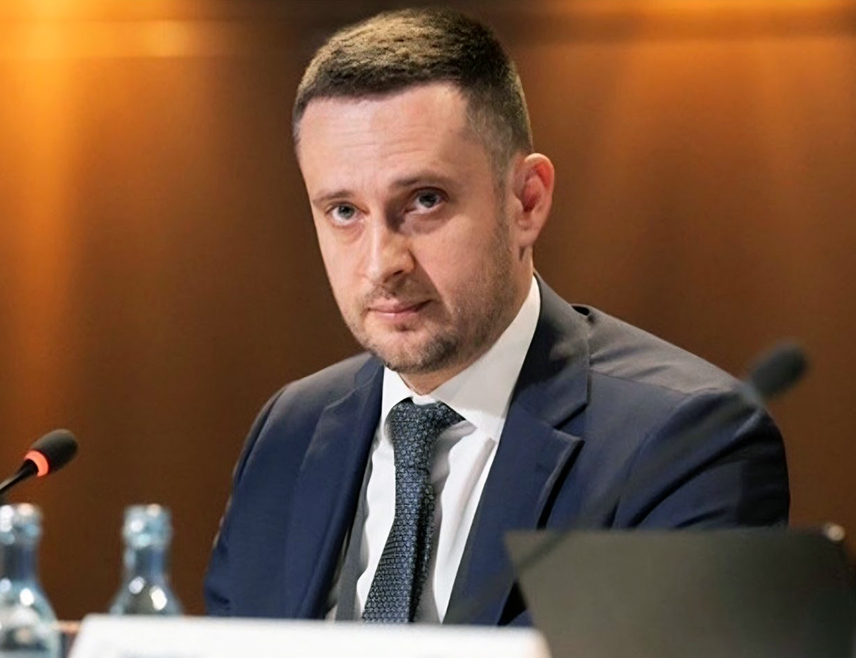 САРАЈЕВО, 23. ЈУНА /СРНА/ - Постоје озбиљне индиције да се мјере надзора прописане Законом о електронском потпису БиХ не спроводе у пуном капацитету, што доводи у питање правну сигурност система електронског потписа, упозорио је замјеник министра транспорта и комуникација у Савјету министара Огњен Јањић.