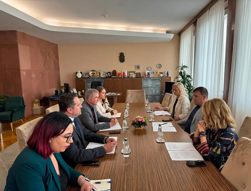 BANJA LUKA, JUNE 23 /SRNA/ – Republika Srpska Minister of Trade and Tourism Ned Puhovac and Serbian Minister of Tourism and Youth Husein Memić today announced a regional meeting of tourism ministers, which will represent the first step toward intensifying cooperation and creating a joint tourism offering for the region.