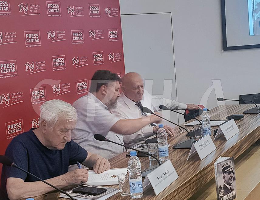 БЕОГРАД, 25. ЈУНА /СРНА/ - У Београду је данас промовисана књига "Командант у вихору рата" аутора генерала Родољуба Анђића, свједочанствo о ратном путу Гатачке бригаде Војске Републике Српске /ВРС/ и других јединица, али и о тешким временима и околностима у којима је одбрањена Република Српска.