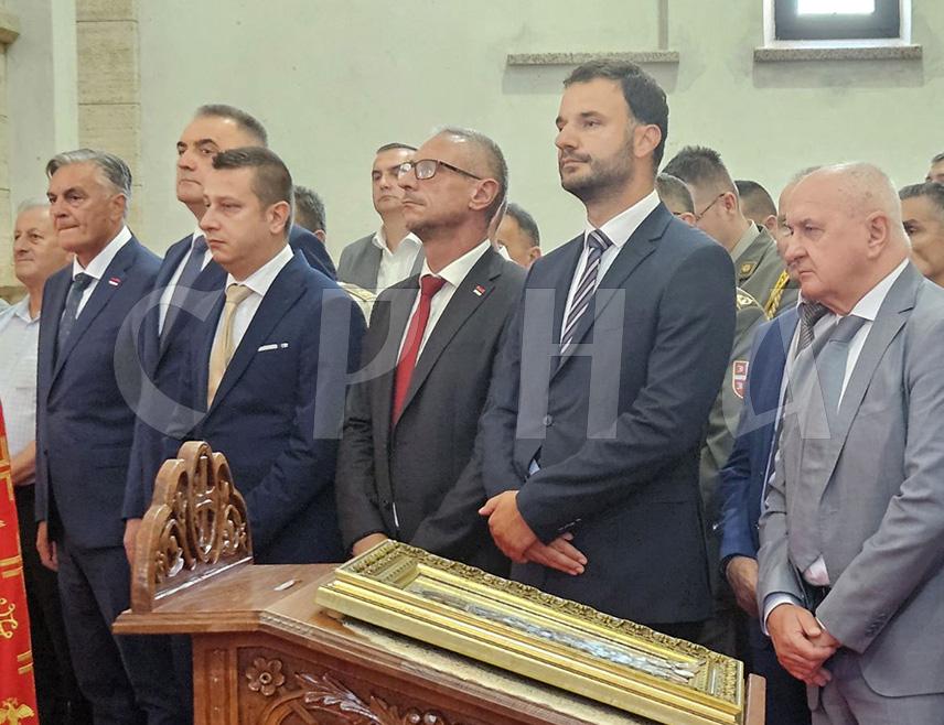 ПРИЈЕДОР, 28. ЈУНА /СРНА/ - Видовдан је празник над празницима за српске војнике и борце и дан сјећања на косовски завјет којим је трасиран пут српског националног идентитета, изјавио је данас министар рада и борачко-инвалидске заштите Републике Српске Радан Остојић.