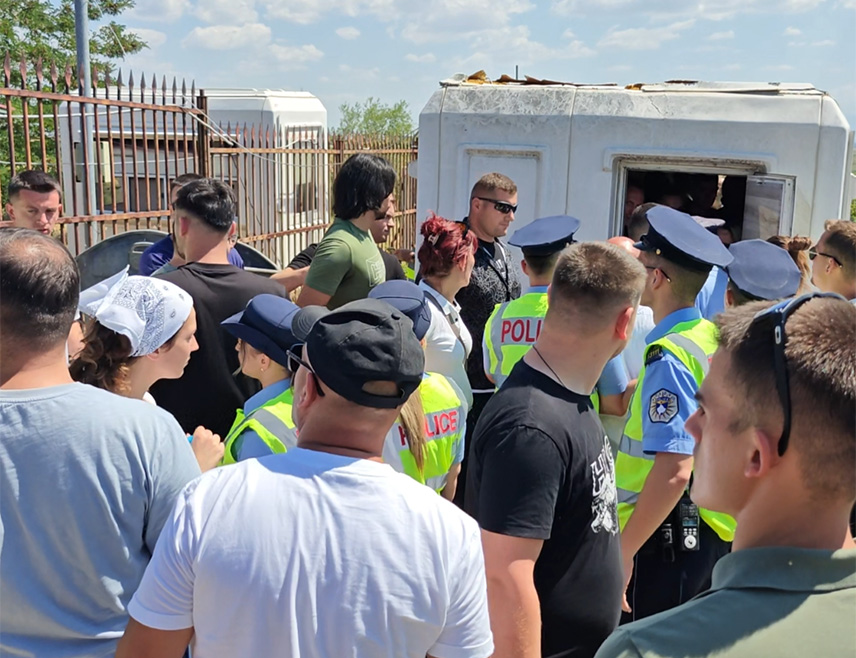 ПРИШТИНА, 28. ЈУНА /СРНА/ - На Газиместану је данас приведено 37 особа српске националности, а међу њима и једно малољетно лице које су након саслушања ослободили, рекао је адвокат једног од ухапшених Богдан Хаџи-Лазић.