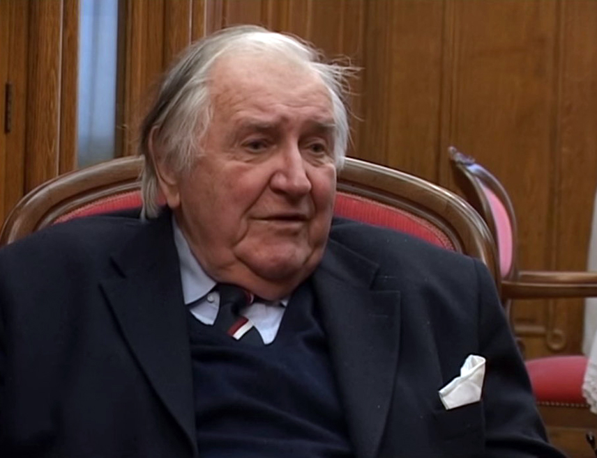 BIJELJINA, JUNE 30 /SRNA/ – Academic Dejan Medaković /1922–2008/, an art historian and former president of the Serbian Academy of Sciences and Arts /SANU/, died on July 1, 2008.