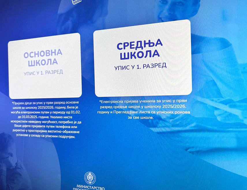 БАЊАЛУКА, 30. ЈУНА /СРНА/ - У јунском року уписана су  8.143 ученика за школовање за 77 занимања у оквиру 13 струка, док је за јулски рок, за који пријаве почињу сутра, остало 1.935 упражњених мјеста, речено је Срни у Министарству просвјете и културе Републике Српске.