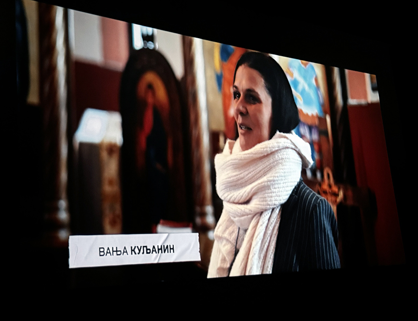 БИЈЕЉИНА, 30. ЈУНА /СРНА/ - У Бијељини је премијерно приказан документарни фиилм "Дјеца Брадине", аутора Стевана Салатића, који говори о страдању српских цивила, прије свега дјеце, у Брадини 1992. године када су ово село опколиле и потпуно уништиле хрватско-муслиманске снаге.