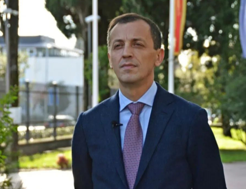 ПОДГОРИЦА, 2. ЈУЛА /СРНА/ - Специјално државно тужилаштво Црне Горе подигло је оптужницу против бившег црногорског министра одбране Предрага Бошковића и још двојице његових сарадника која их терети да су злоупотребом положаја оштетили буџет за више од 168.000 евра.
