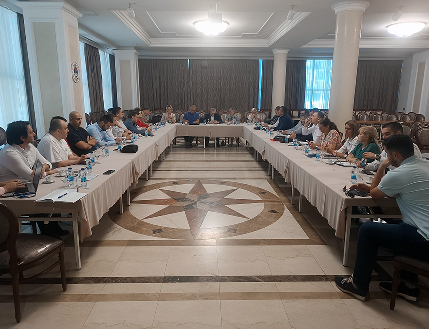 БАЊАЛУКА, 3. ЈУНА /СРНА/ - У Републици Српској постоји законодавни и стратешки оквир за унапређење положаја младих у Републици Српској, али је потребно веће ангажовање свих у пракси, речено је на данашњем округлом столу "Подршка младима", који је организован у Бањалуци у оквиру активности Савјета за развој Српске.
