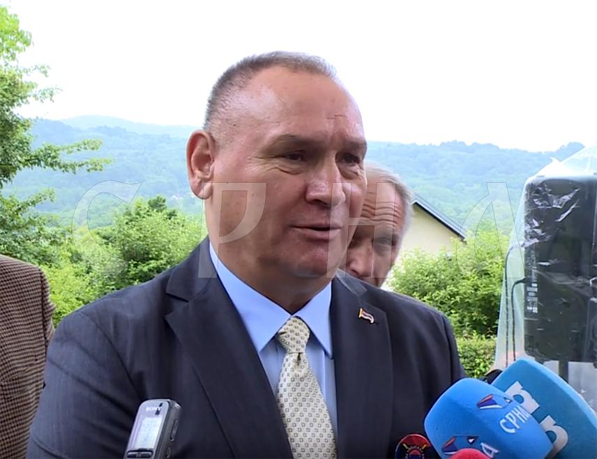 БАЊАЛУКА, 5. ЈУЛА /СРНА/ - Такозвани "марш мира" од Јање до Теочака, који су муслимани најавли за сутра, дио је ратнохушкачког фолклора и држања сталних међунационалних тензија у БиХ, рекао је предсједник Организације старјешина Војске Републике Српске /ВРС/ Слободан Жупљанин.