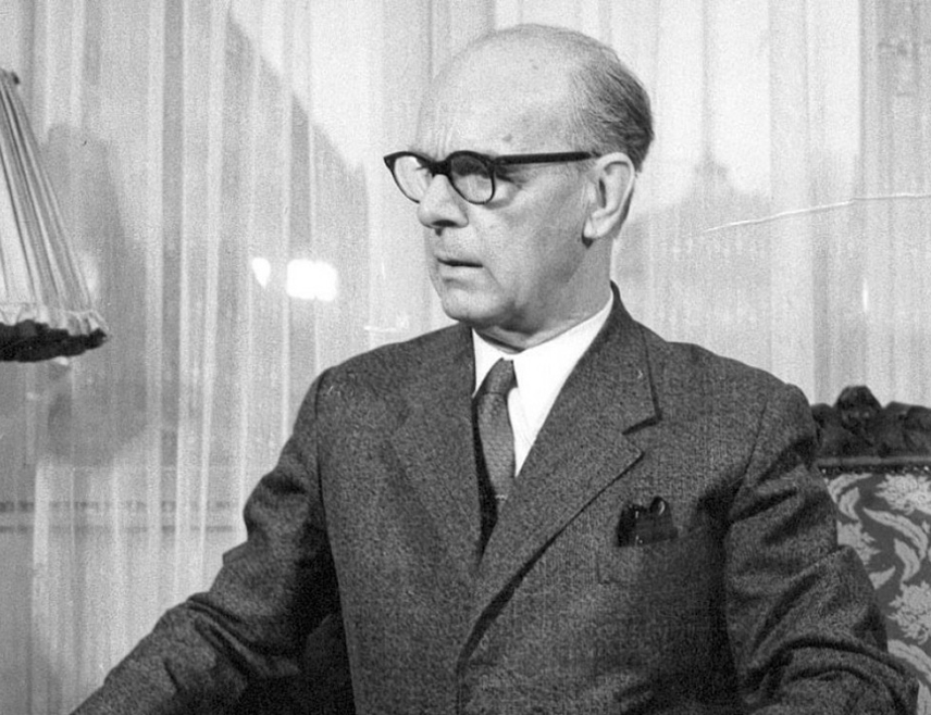 БИЈЕЉИНА, 10. ЈУНА /СРНА/ - Књижевник Мехмед Меша Селимовић, писац једног од највећих романа на српском језику "Дервиш и смрт", преминуо је 11. јула 1982. године у Београду.