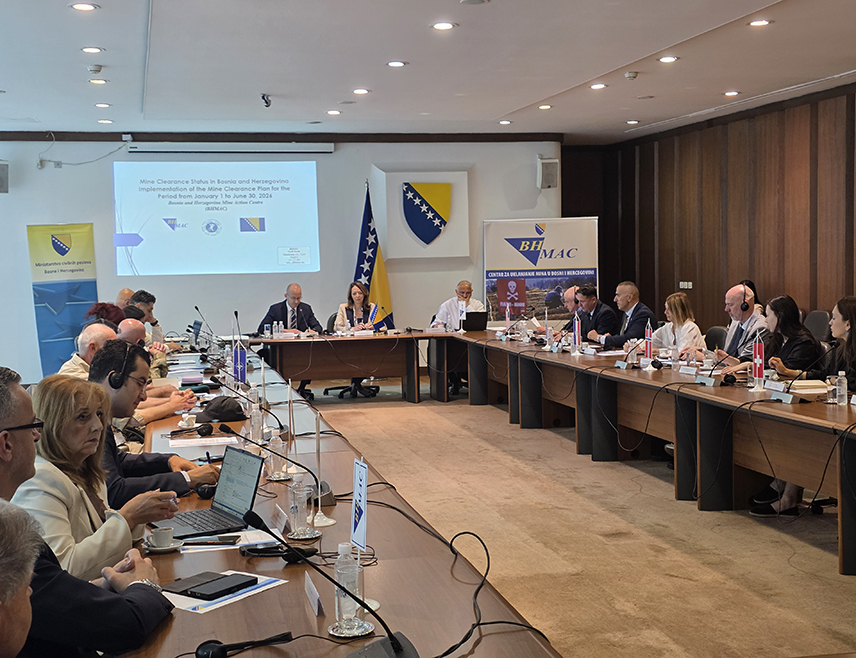 SARAJEVO, JULY 7 /SRNA/ – More than 757 square kilometres of land in BiH remain contaminated by landmines, read the data from the BiH Mine Action Centre /BHMAC/ presented today at a meeting of the Donor Committee for Mine Action.