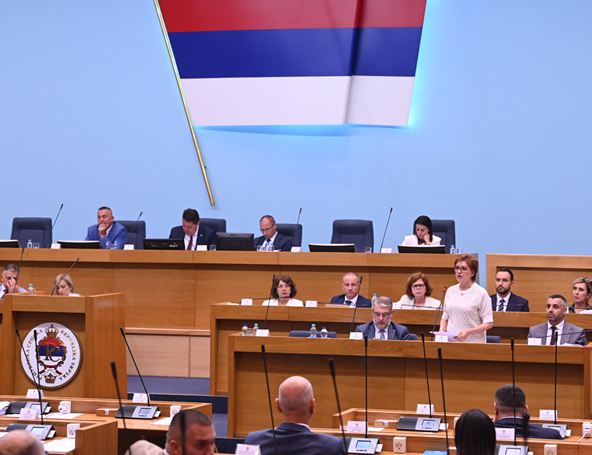 BANJA LUKA, JULY 7 /SRNA/ - The Minister of Finance of Republika Srpska, Zora Vidović, stated that a set of draft laws on salary increases for budget users envisions a five percent salary increase from August 1 until the end of the year.