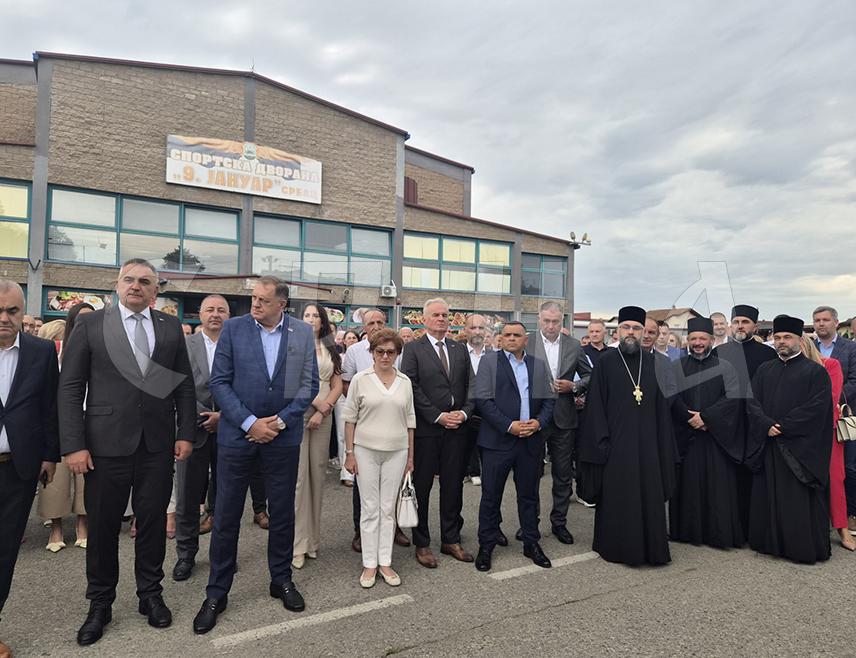 СРБАЦ, 8. ЈУЛА /СРНА/ - У Српцу је почела свечаност поводом почетка радова на рехабилитацији дионице регионалног пута Лакташи-Србац /Разбој/ у дужини од 30 километара, чија је вриједност 19 милиона КМ.