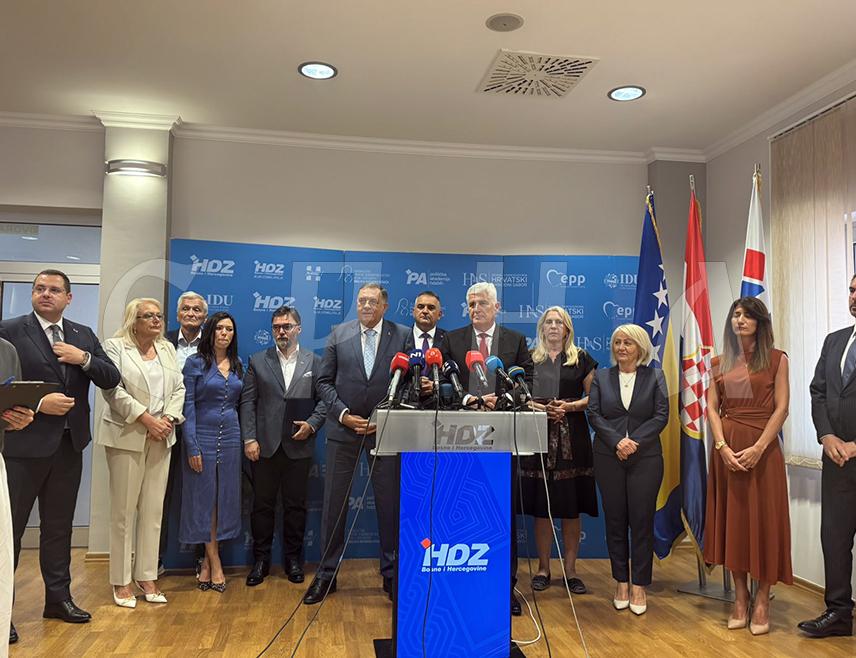 MOSTAR, JULY 13 /SRNA/ – HDZ leader Dragan Čović and SNSD leader Milorad Dodik assessed after a meeting of party delegations in Mostar that cooperation between the two parties had been productive and would continue.