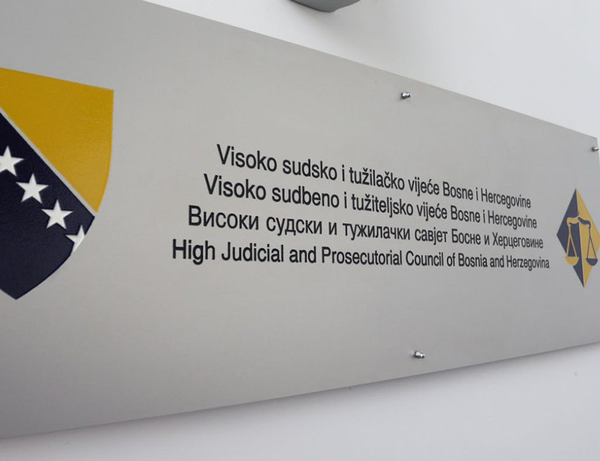 САРАЈЕВО, 13. ЈУЛА /СРНА/ - Канцеларија дисциплинског тужиоца Високог судског и тужилачког савјета /ВСТС/ БиХ закључила је да нема дисциплинске одговорности судија Основног суда у Бањалуци у предмету који се односи на извршење посљедица правоснажне пресуде Милораду Додику.