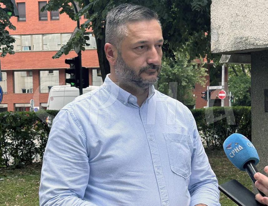 БАЊАЛУКА, 13. ЈУЛА /СРНА/ - Предсједник Скупштине града Бањалука Љубо Нинковић рекао је Срни да је Улица Ненада Костића у бањалучком насељу Залужани једна од најгорих улица у грду по питању инфраструктуре, те да је потребна њена реконструкција.