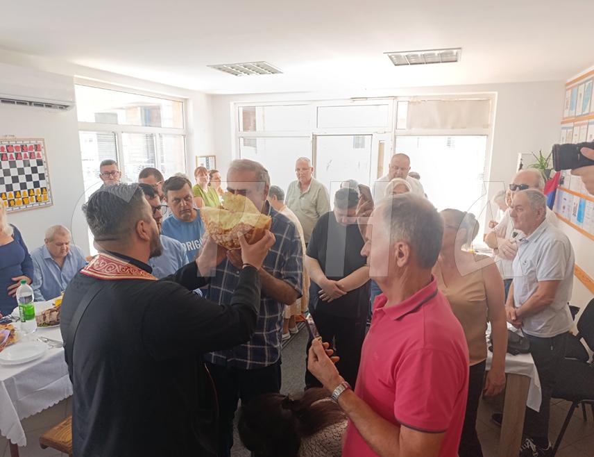ИСТОЧНО САРАЈЕВО, 14. ЈУЛА /СРНА/ - Градска организација слијепих и слабовидих лица Источно Сарајево обиљежила је данас крсну славу – Свети врачи Козма и Дамјан.