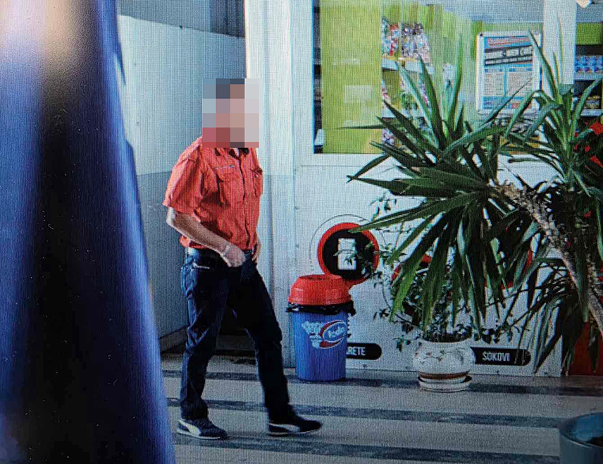 BANJA LUKA, JULY 16 /SRNA/ - A man with initials Z.P. from Tuzla, suspected of recruiting children through social networks, leading them to produce child pornography, was arrested in Bijeljina, where he arranged a meeting for the purpose of engaging in sexual activity with a 14-year-old.