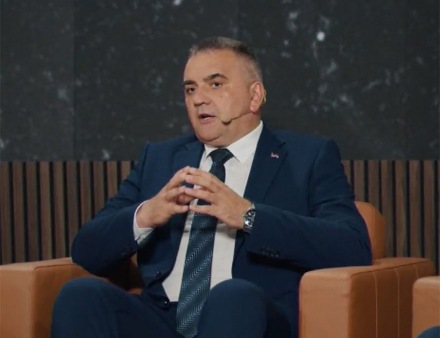 МИНИЋ: СМЕТА ИМ ДЕКЛАРАЦИЈА СА СВЕРПСКОГ САБОРА, АЛИ НЕ И ВОЈНИ САВЕЗ И "ИСЛАМСКА ДЕКЛАРАЦИЈА"