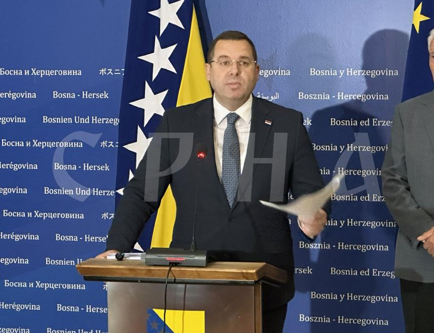 SARAJEVO, JULY 21 /SRNA/ - Serb delegate in the House of Peoples of the Parliamentary Assembly of BiH, Radovan Kovačević, stated today that Republika Srpska is absolutely dissatisfied with the public broadcasting service of BiH.