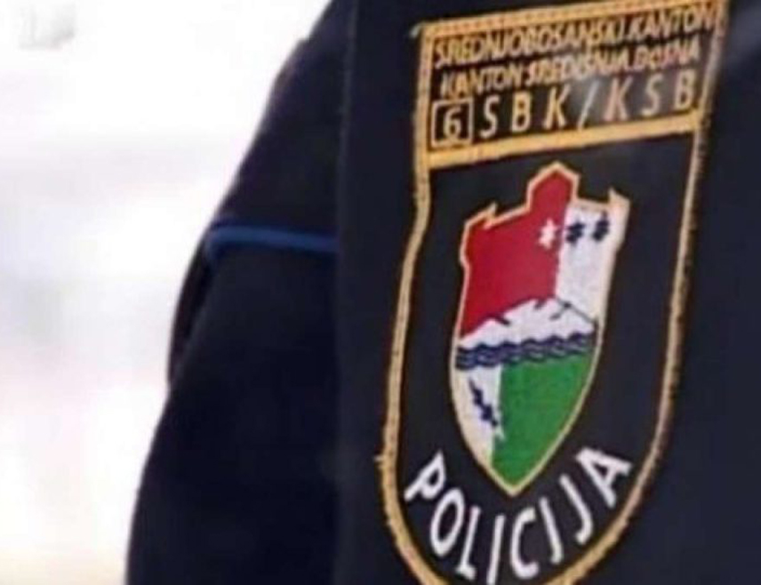 ТРАВНИК, 22. ЈУЛА /СРНА/ - Задранин М. З. погинуо је данас у судару са другим аутомобилом у мјесту Доње Путићево у општини Травник, саопштено је из Министарства унутрашњих послова Средњобосанског кантона.