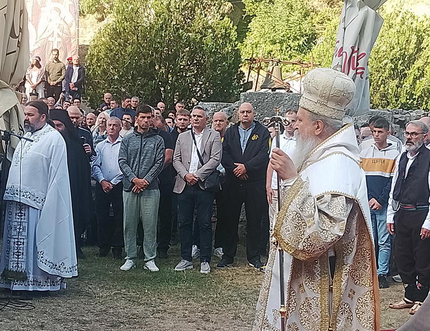 ПРИЗРЕН, 26. ЈУЛА /СРНА/ - Градоначелник Брчко дистрикта Синиша Милић изјавио је Срни да су га припадници такозване косовске полиције више од шест часова задржали на административним прелазима Мердаре и Јариње, гдје је био подвргнут детаљном претресу прије уласка на Косово и Метохију.